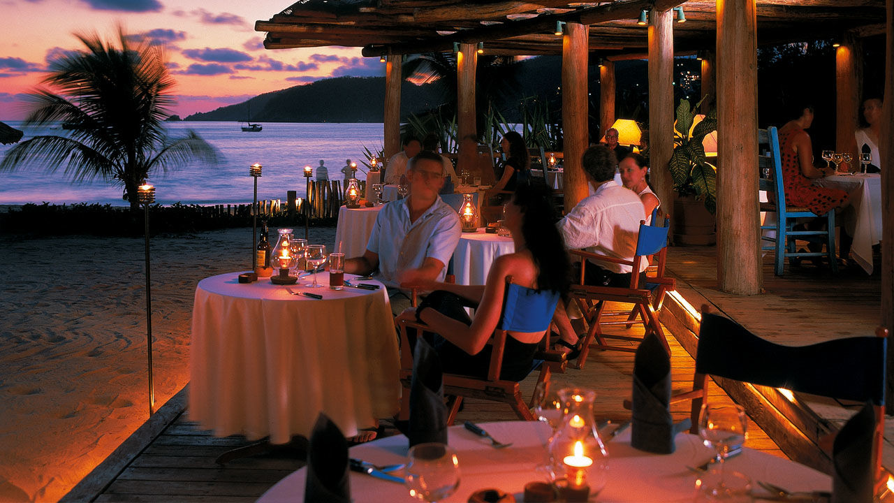 Thompson Zihuatanejo, A Beach Resort, By Hyatt Restaurant bilde